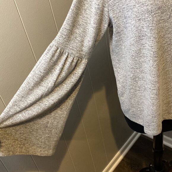 Walter Baker Medium Round Neck Bell Long Sleeves Top Heather Gray - Picture 2 of 6